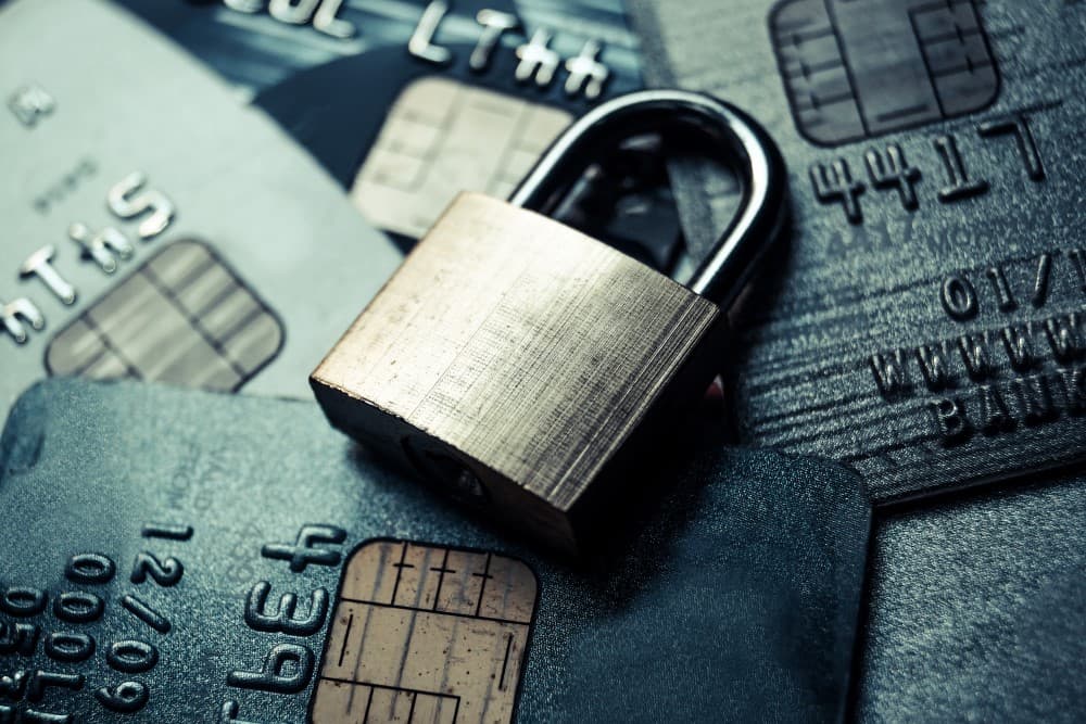 fraud padlock